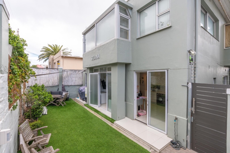 2 Bedroom Property for Sale in Green Point Western Cape